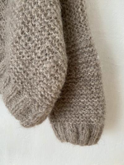 Ruke Fluffy Kardigan – Wzór na drutach dla początkujących