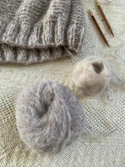 Ruke Fluffy Kardigan – Wzór na drutach dla początkujących